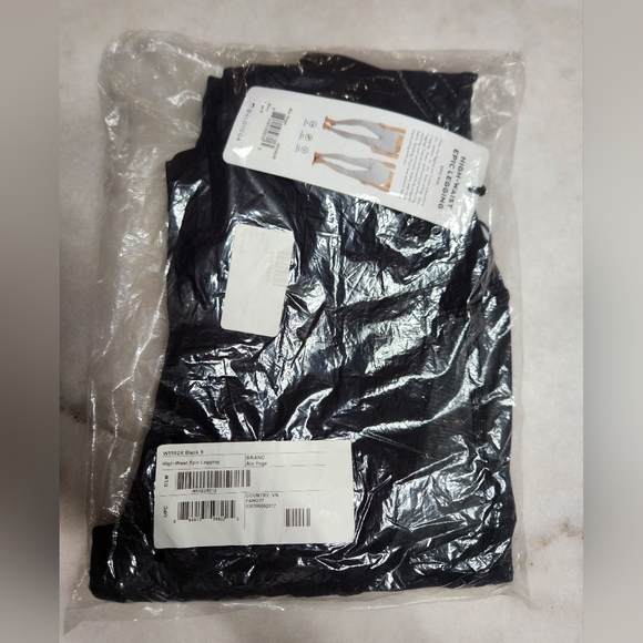 Alo Yoga High Waist Epic Legging Black S NWT - Picture 8 of 9